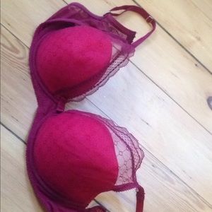 Chantelle bra